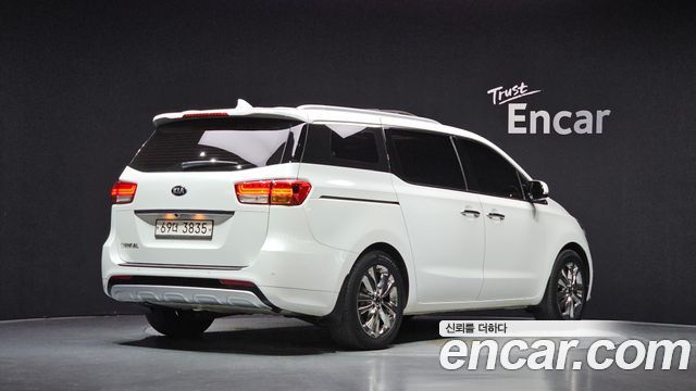 Kia Canival 2015 — photo 2