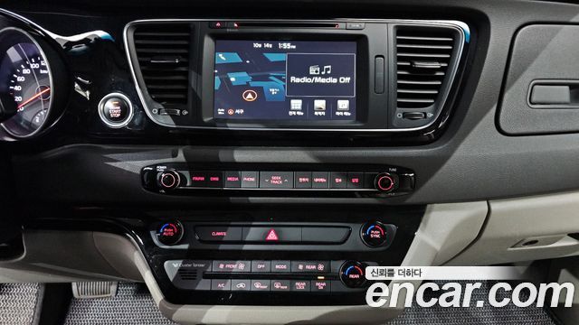 Kia Canival 2015 — photo 12