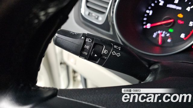 Kia Canival 2015 — photo 15