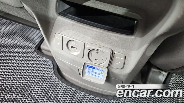 Kia Canival 2015 — photo 18