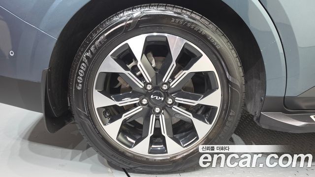 Kia Canival 2023 — photo 5