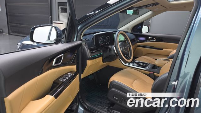 Kia Canival 2023 — photo 13