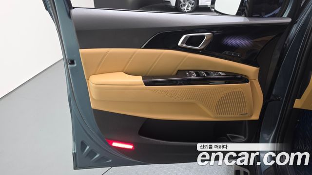 Kia Canival 2023 — photo 14