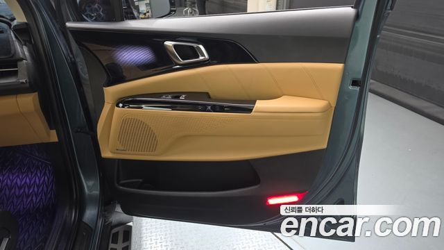 Kia Canival 2023 — photo 15