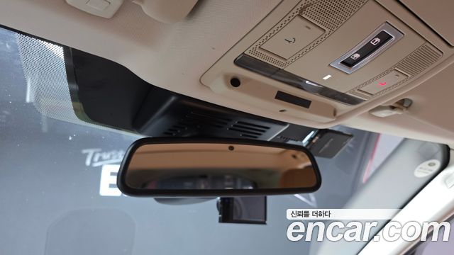Land Rover Discovery Sport 2019 — photo 17