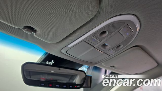 Genesis G80 2018 — photo 18