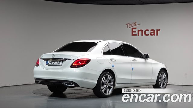 Mercedes-Benz C-Class 2020 — photo 2