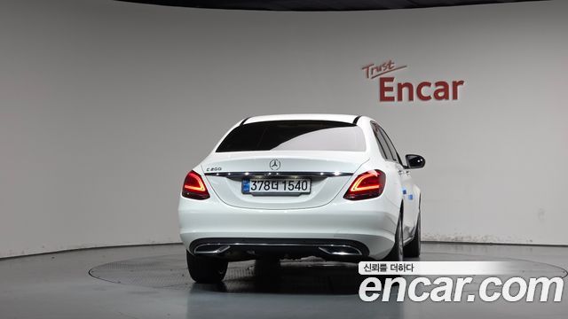Mercedes-Benz C-Class 2020 — photo 4