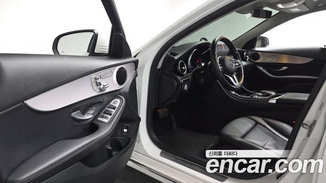Mercedes-Benz C-Class 2020 — photo 13