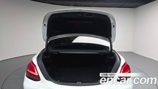 Mercedes-Benz C-Class 2020 — photo 26