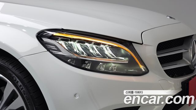 Mercedes-Benz C-Class 2020 — photo 8