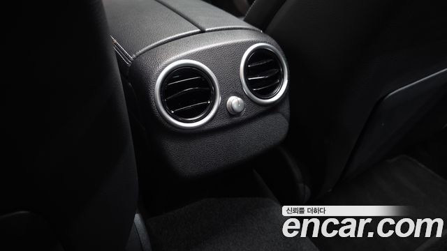 Mercedes-Benz C-Class 2020 — photo 31