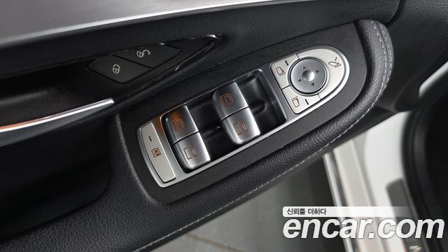 Mercedes-Benz C-Class 2020 — photo 32