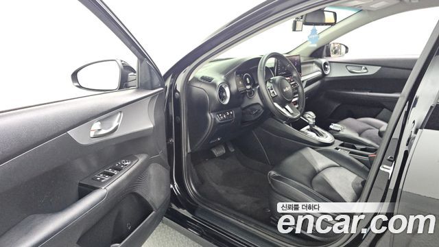 Kia K3 2022 — photo 13