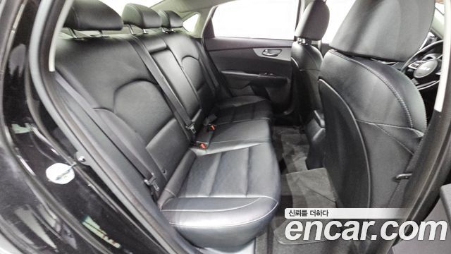 Kia K3 2022 — photo 17