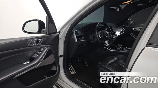BMW X7 2021 — photo 10