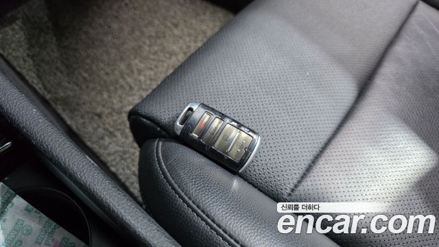 Kia K7 2016 — photo 27