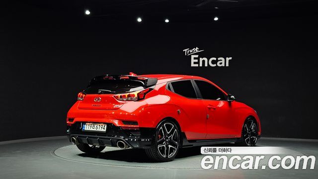 Hyundai Veloster 2023 — photo 2