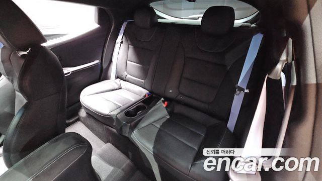 Hyundai Veloster 2023 — photo 17