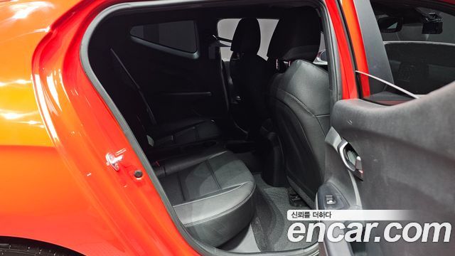 Hyundai Veloster 2023 — photo 18