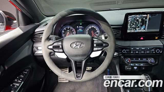 Hyundai Veloster 2023 — photo 19