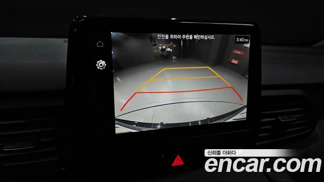 Hyundai Veloster 2023 — photo 21