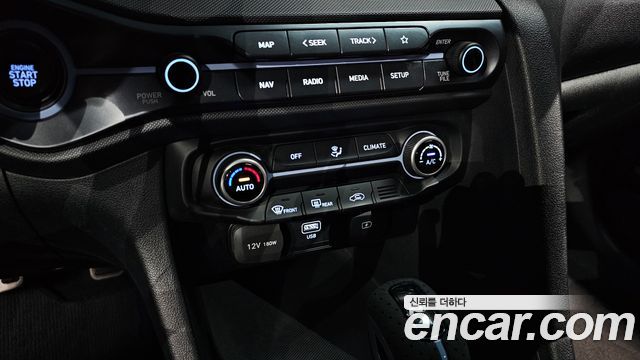 Hyundai Veloster 2023 — photo 24