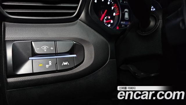 Hyundai Veloster 2023 — photo 25