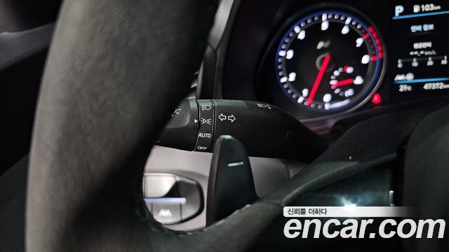 Hyundai Veloster 2023 — photo 27