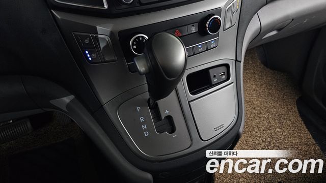 Hyundai Starex 2021 — photo 12