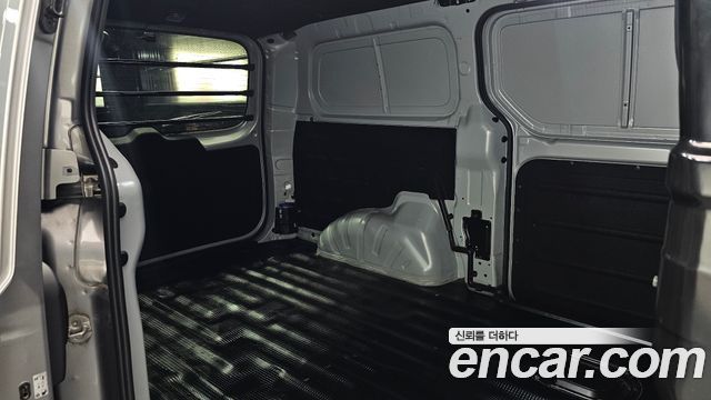 Hyundai Starex 2021 — photo 18