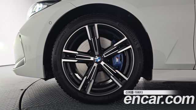 BMW 3-Series 2025 — photo 5