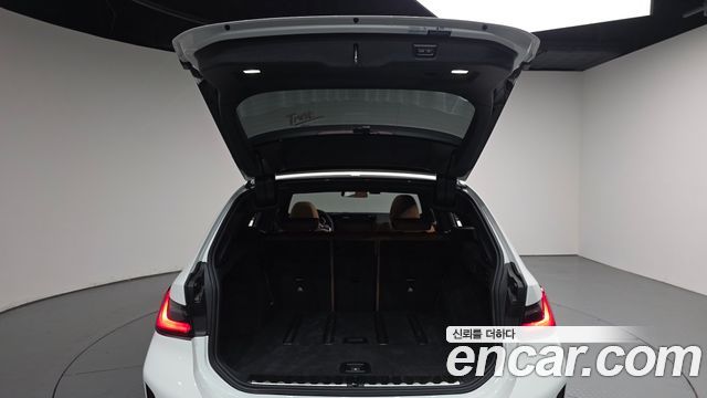 BMW 3-Series 2025 — photo 26