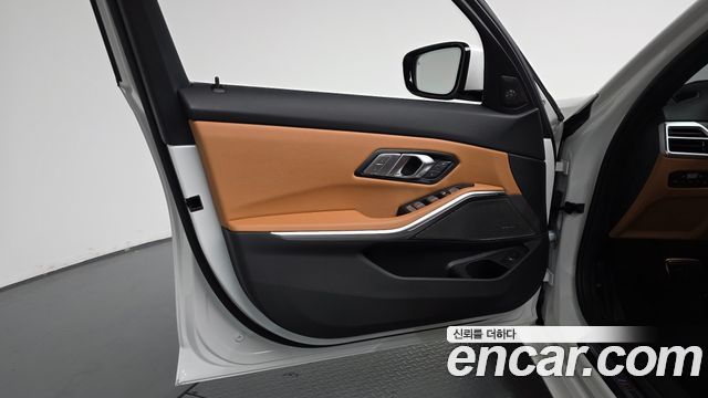 BMW 3-Series 2025 — photo 14