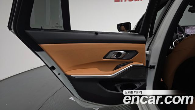 BMW 3-Series 2025 — photo 15