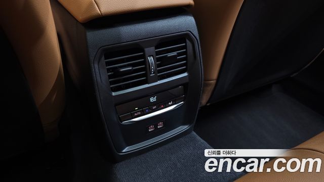 BMW 3-Series 2025 — photo 31