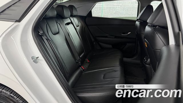 Hyundai AVANTE 2023 — photo 12