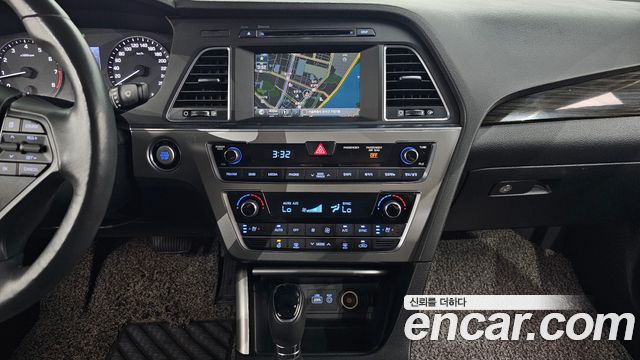 Hyundai Sonata 2016 — photo 20