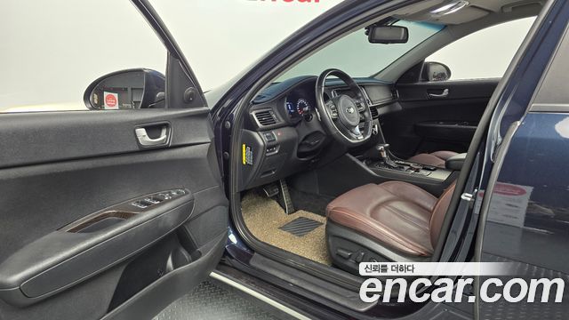 Kia K5 2018 — photo 10