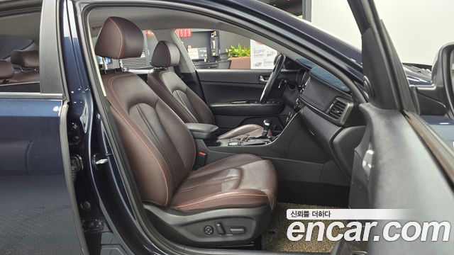Kia K5 2018 — photo 11