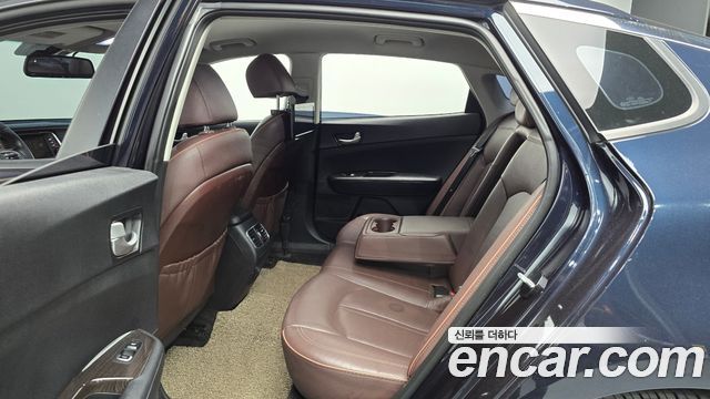 Kia K5 2018 — photo 12