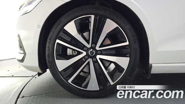 Volvo S60 2023 — photo 5
