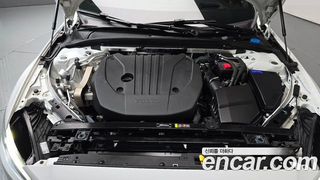 Volvo S60 2023 — photo 6