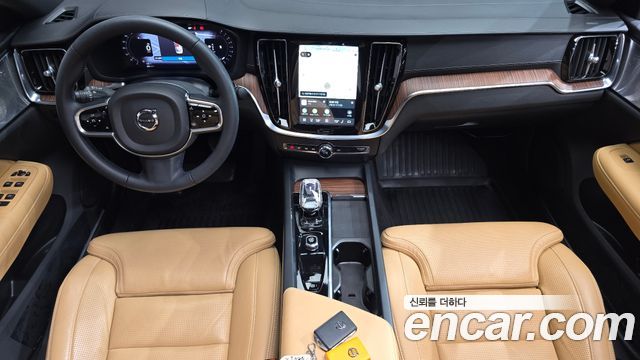 Volvo S60 2023 — photo 10