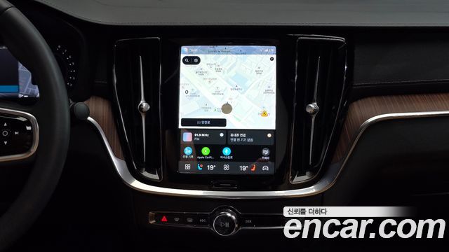Volvo S60 2023 — photo 19