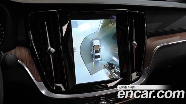 Volvo S60 2023 — photo 22