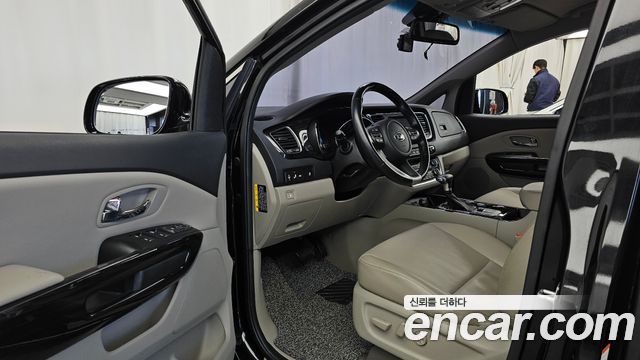 Kia Canival 2019 — photo 13