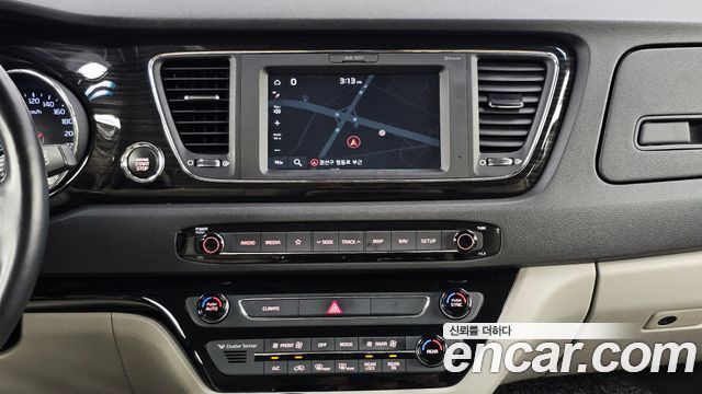 Kia Canival 2019 — photo 20