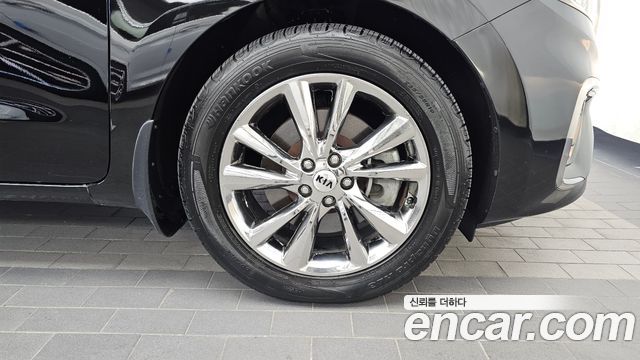 Kia Canival 2019 — photo 7