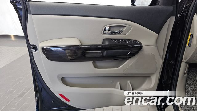 Kia Canival 2019 — photo 14